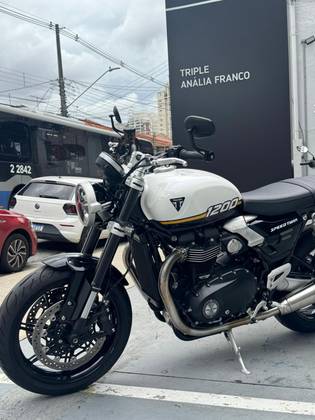 TRIUMPH SPEED TWIN 